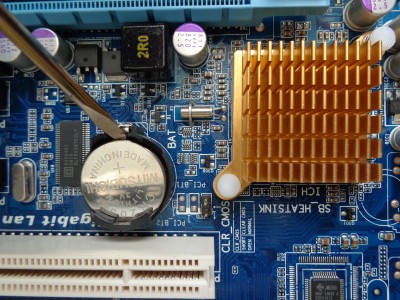 jak_opravit_pocitac_clear_cmos_5.jpg