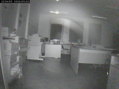 Pohled kamery Vivotek do interiéru noční kanceláře (v kanceláři byla černočerná tma, je cca 10m dlouhá).