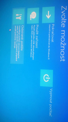 Možnosti které jsou na výběr mi ukazují ze je tam Windows 8